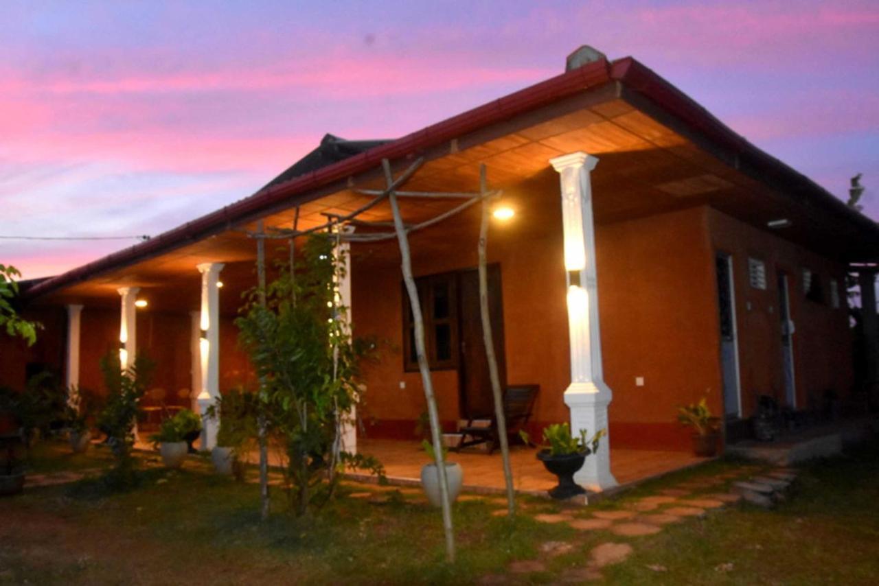 Meegahapokuna Resort Anuradhapura Exterior foto
