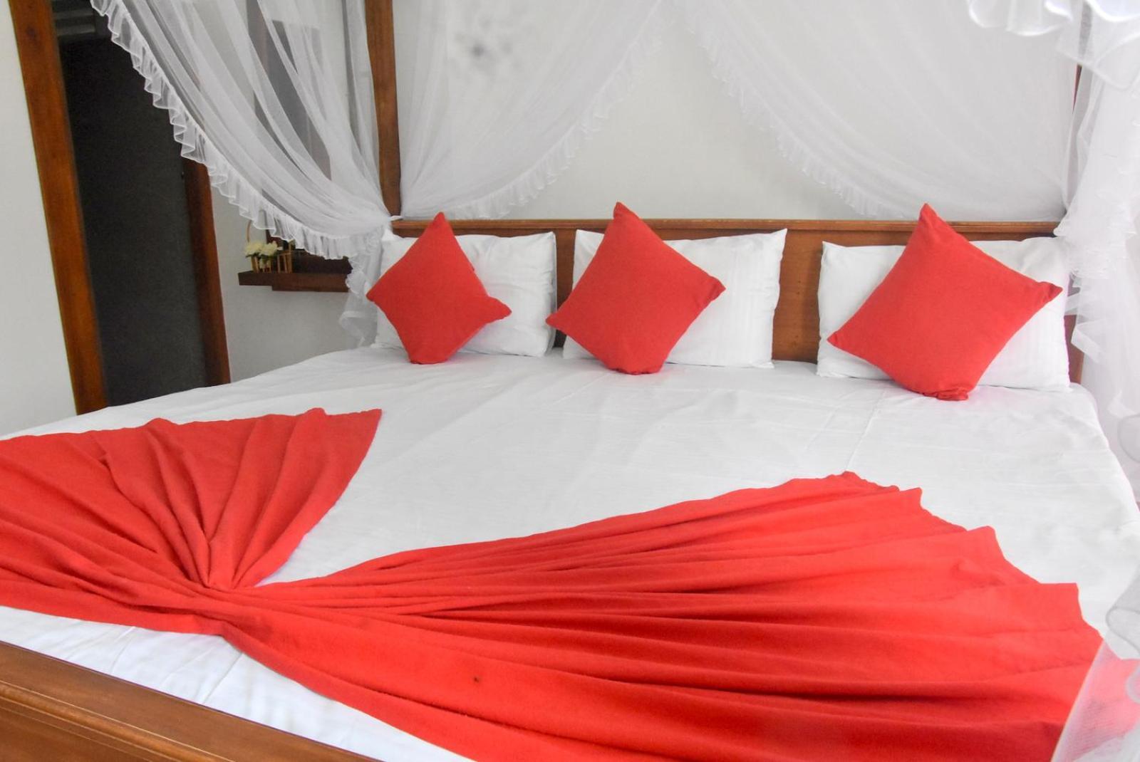 Meegahapokuna Resort Anuradhapura Exterior foto